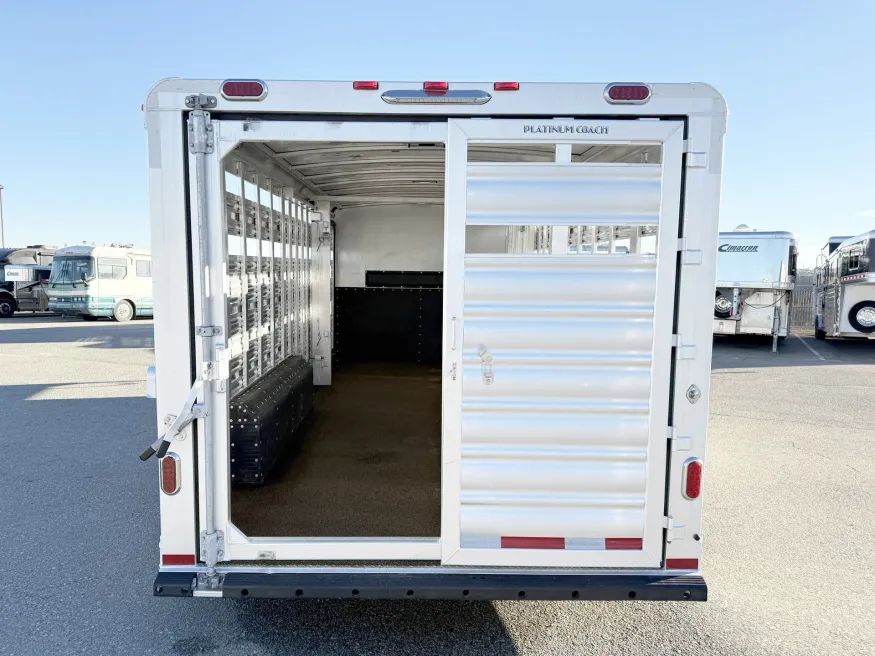 2020 Platinum Coach 5HGN | Photo 9 of 15