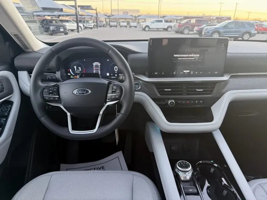 2026 Ford Explorer | Photo 20 of 25