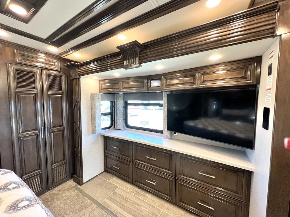 2022 Newmar Supreme Aire 4061 | Photo 17 of 34