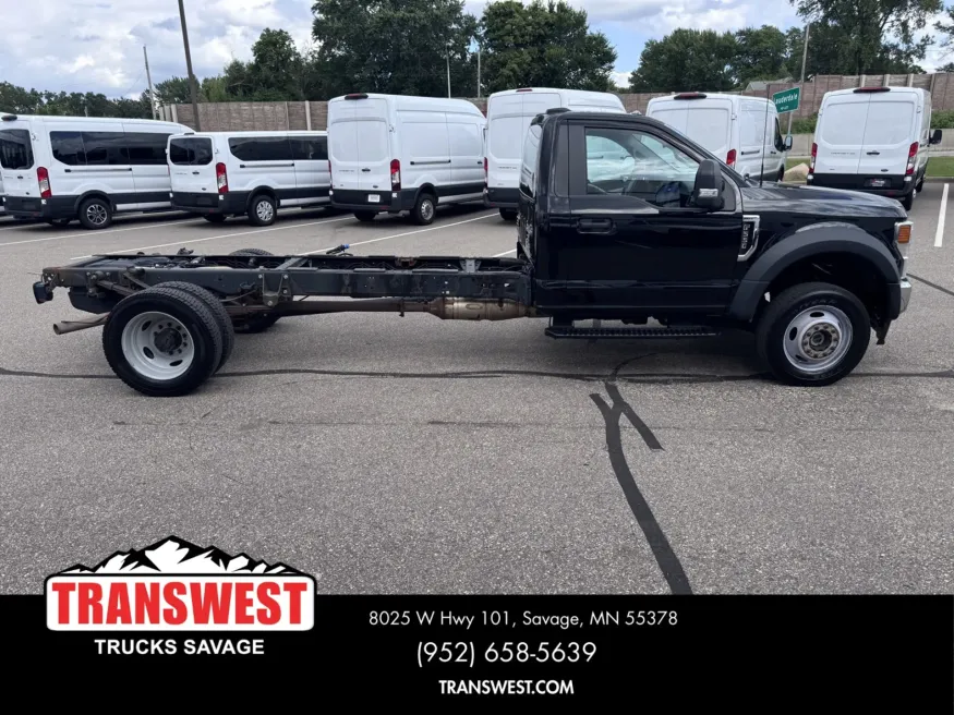 2022 Ford F-550 | Photo 11 of 12