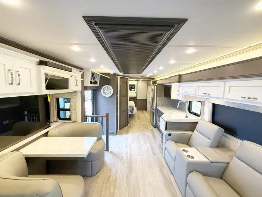 2026 Newmar Super Star 4159 | Photo 3 of 34