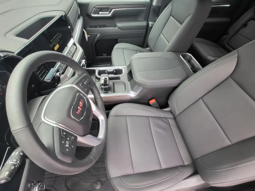 2026 GMC Sierra 1500 SLT | Photo 11 of 26