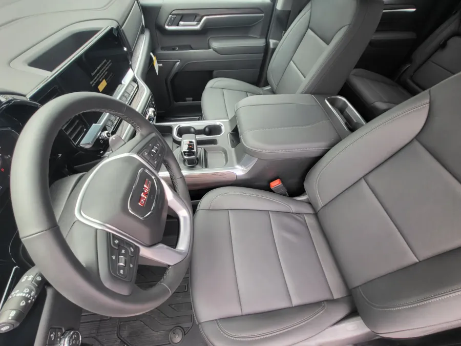 2026 GMC Sierra 1500 SLT | Photo 11 of 26