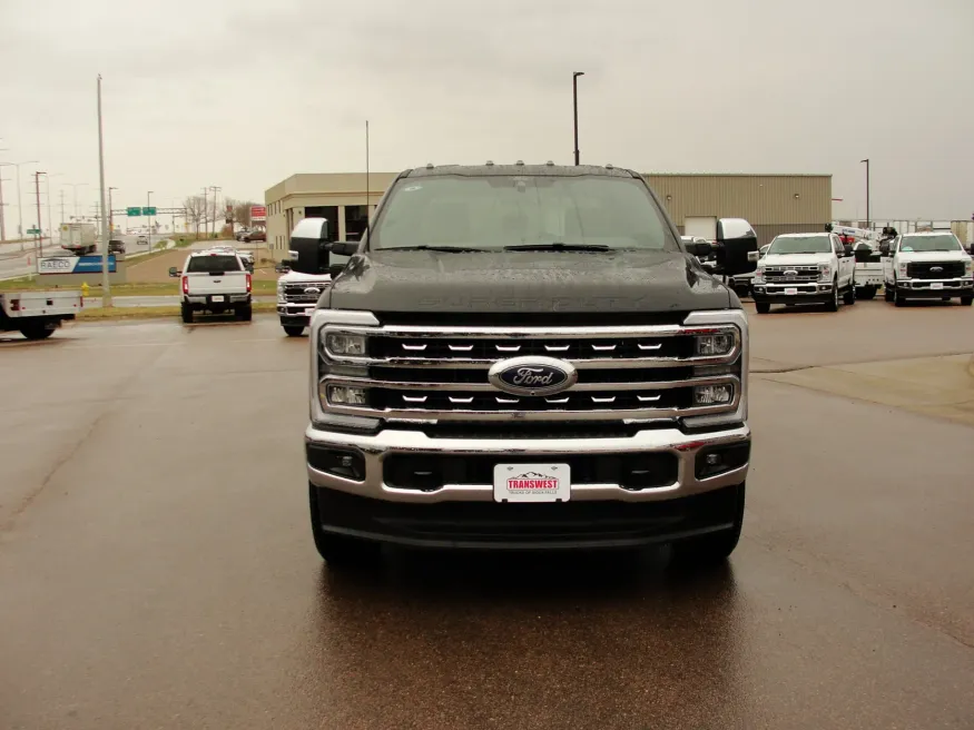 2026 Ford Super Duty F-350 | Photo 15 of 28