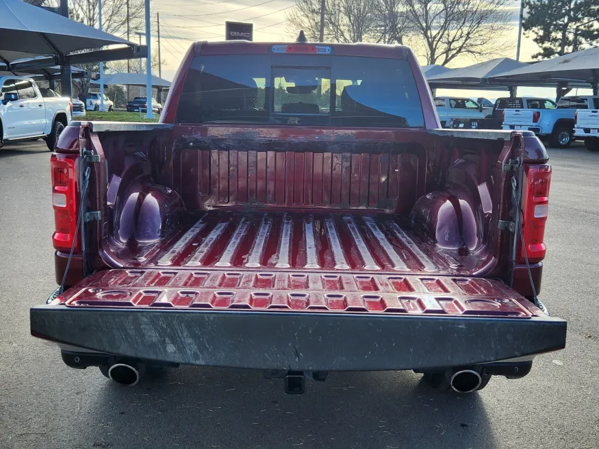 2025 RAM 1500 Laramie | Photo 14 of 28