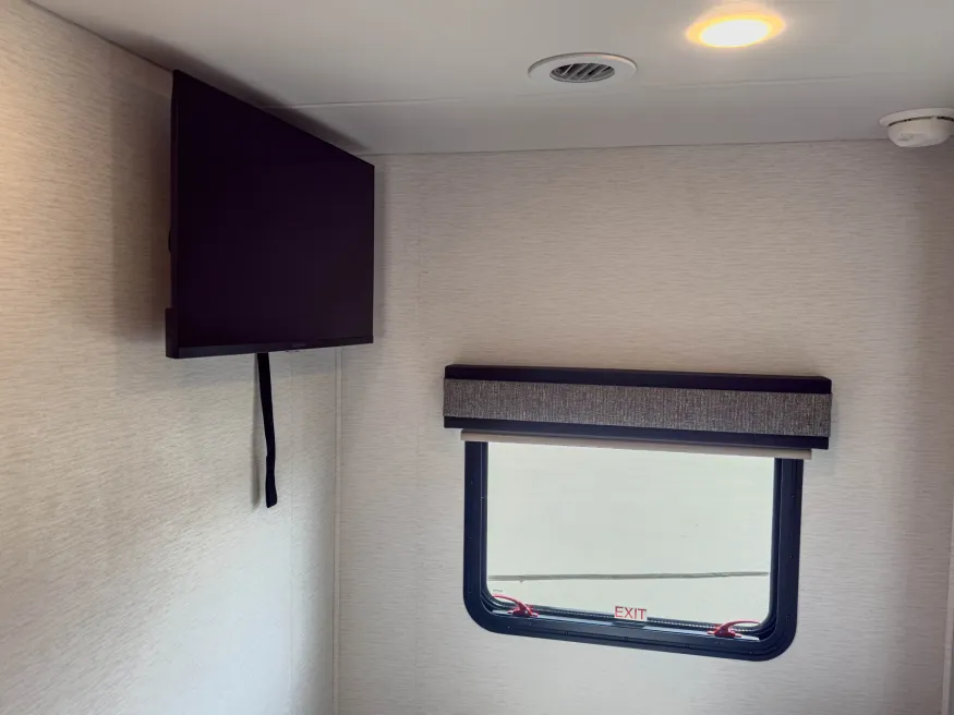 2026 Renegade Veracruz 32VDS | Photo 14 of 34