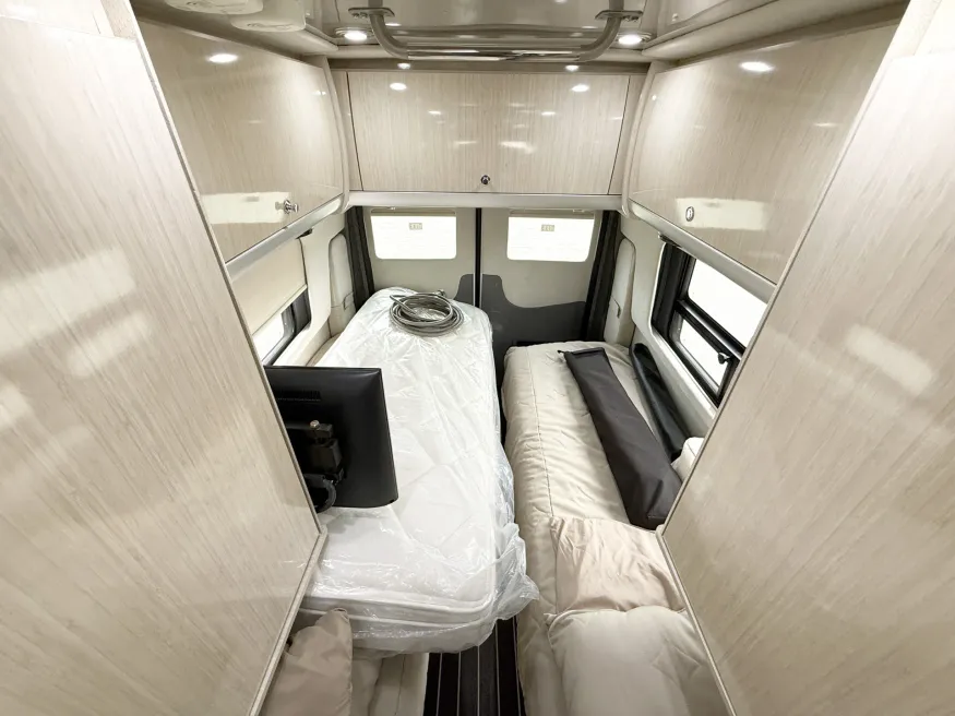 2016 Airstream Interstate EXT Lounge | Photo 12 of 20