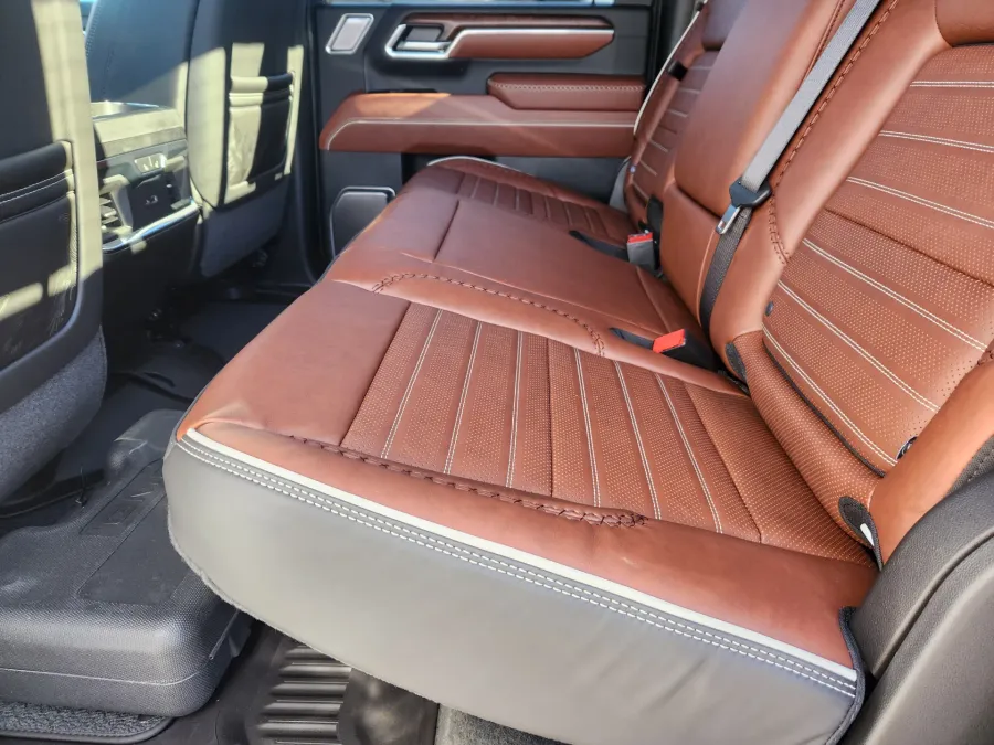 2026 GMC Sierra 3500HD Denali Ultimate | Photo 10 of 28