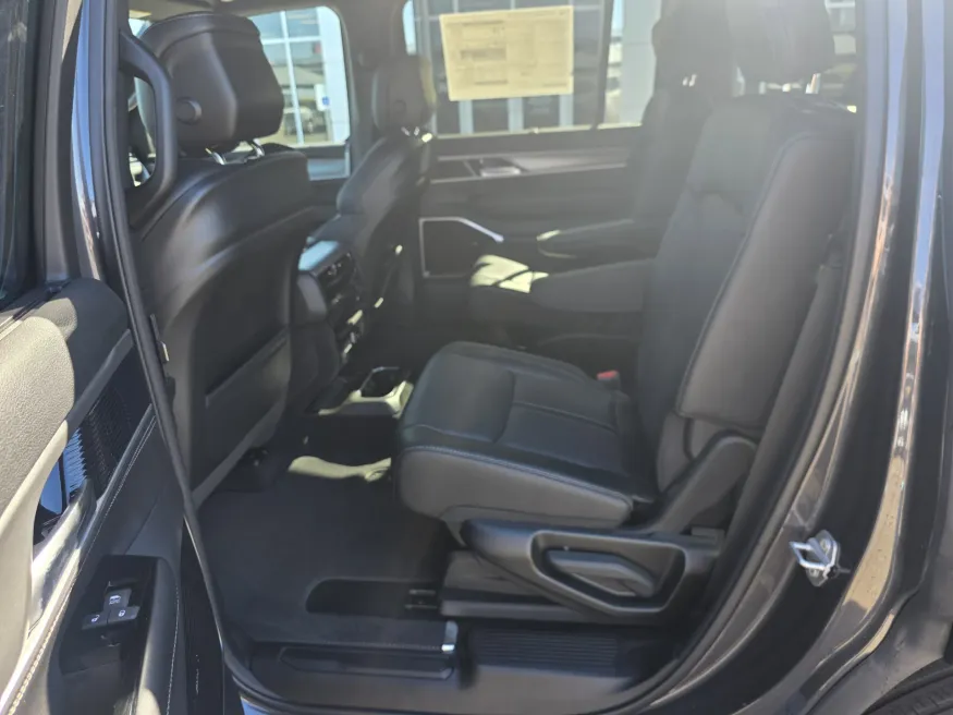 2026 Jeep Grand Wagoneer Limited Reserve | Photo 11 of 29