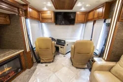 2015 Newmar Dutch Star 4018 | Thumbnail Photo 9 of 32