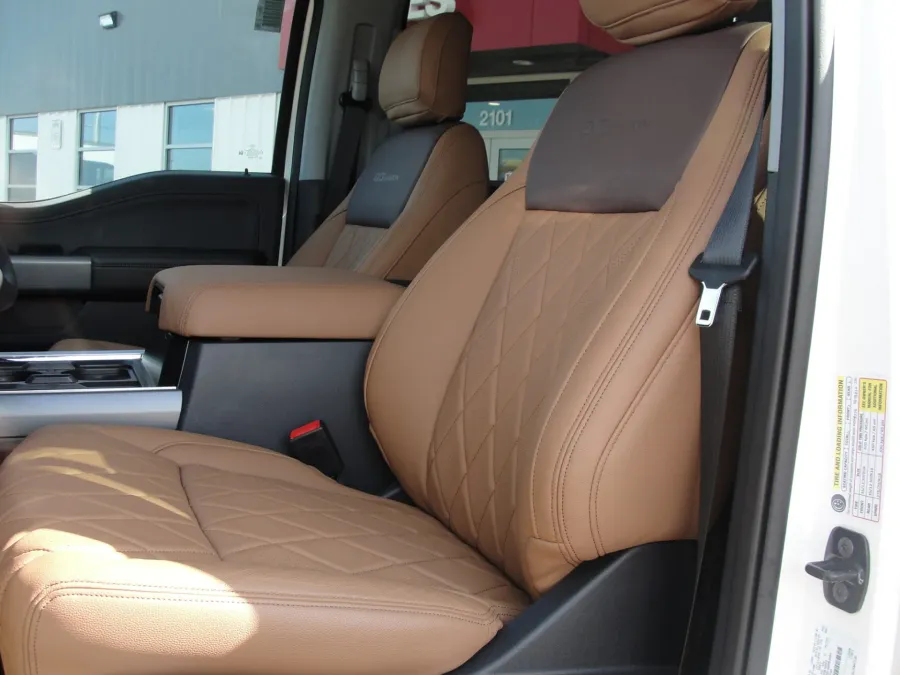 2024 Ford F-250 | Photo 9 of 17