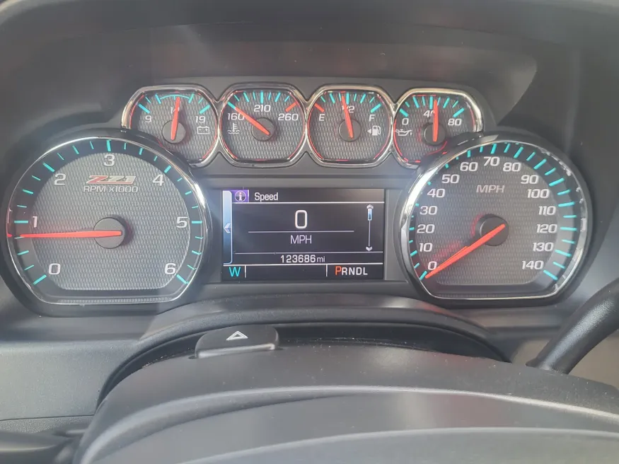 2017 Chevrolet Silverado 1500 LT | Photo 13 of 23