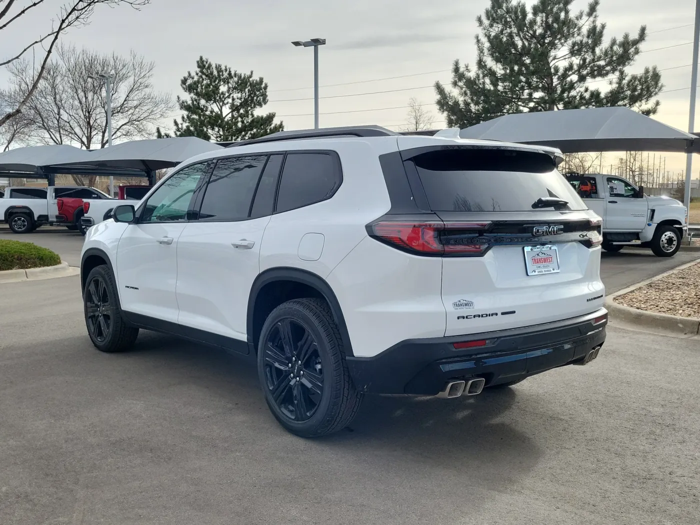 2026 GMC Acadia AWD Elevation | Photo 2 of 24