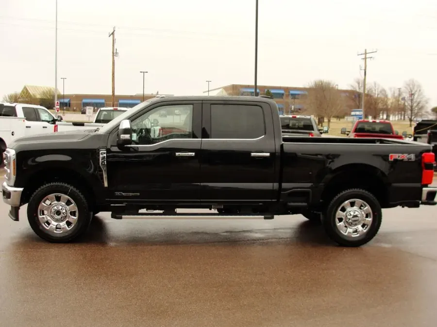 2026 Ford Super Duty F-350 | Photo 2 of 28