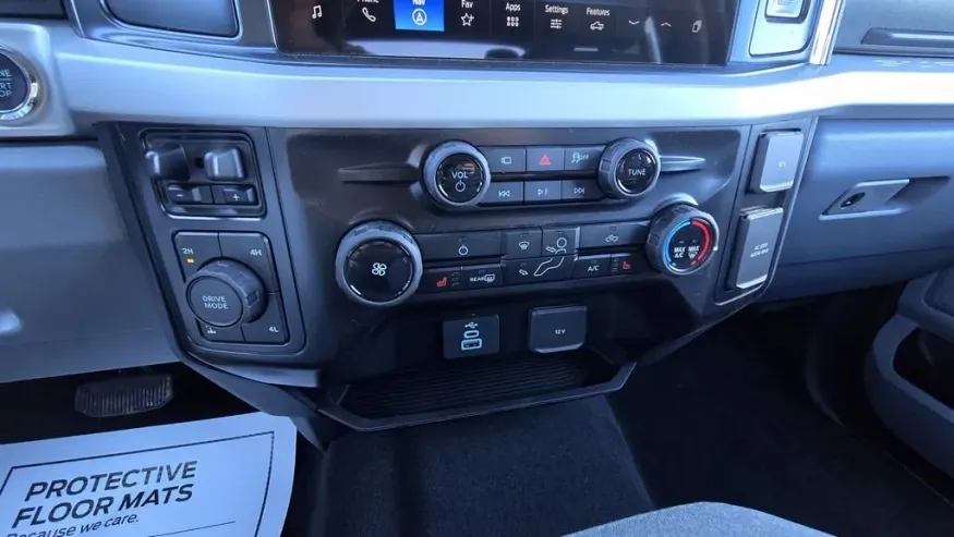 2026 Ford Super Duty F-350 | Photo 21 of 28