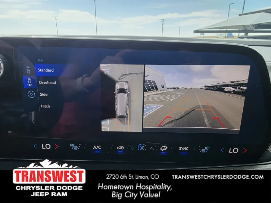 2025 Chevrolet Suburban Z71 | Photo 26 of 32