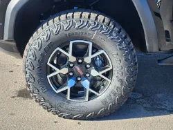 2026 GMC Canyon 4WD AT4X | Thumbnail Photo 5 of 25