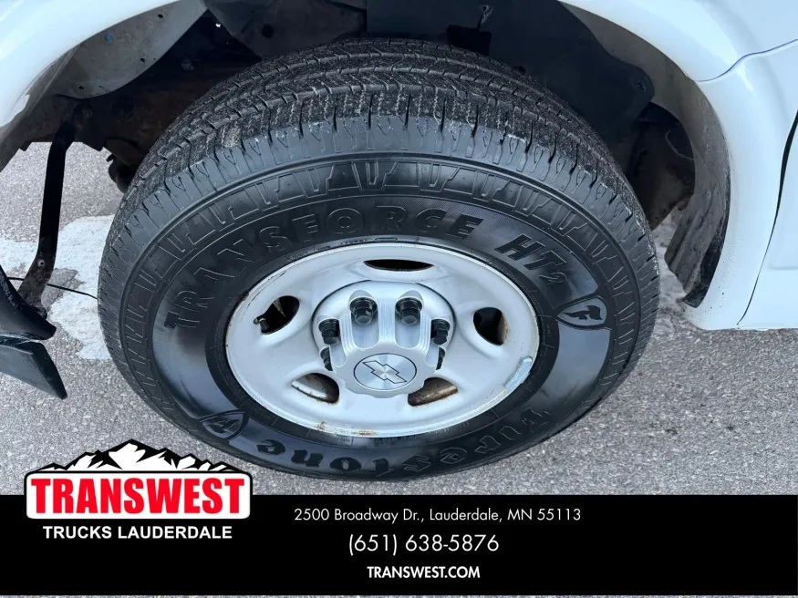 2017 Chevrolet Express 3500 Work Van | Photo 8 of 21