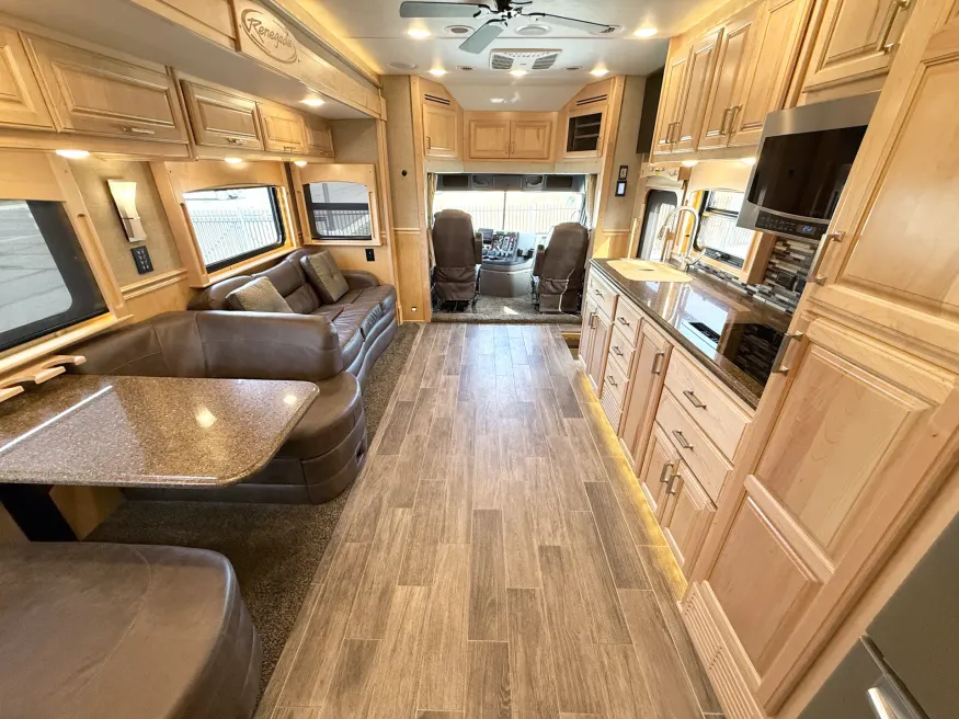 2019 Renegade Classic 3200AM | Photo 5 of 28