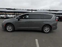 2025 Chrysler Pacifica Select | Thumbnail Photo 4 of 20