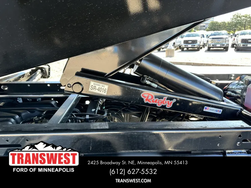 2025 Ford Super Duty F-550 | Photo 11 of 15