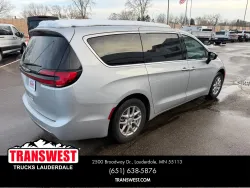 2024 Chrysler Pacifica Touring L | Thumbnail Photo 4 of 24