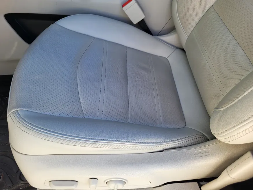 2023 GMC Terrain Denali | Photo 19 of 25