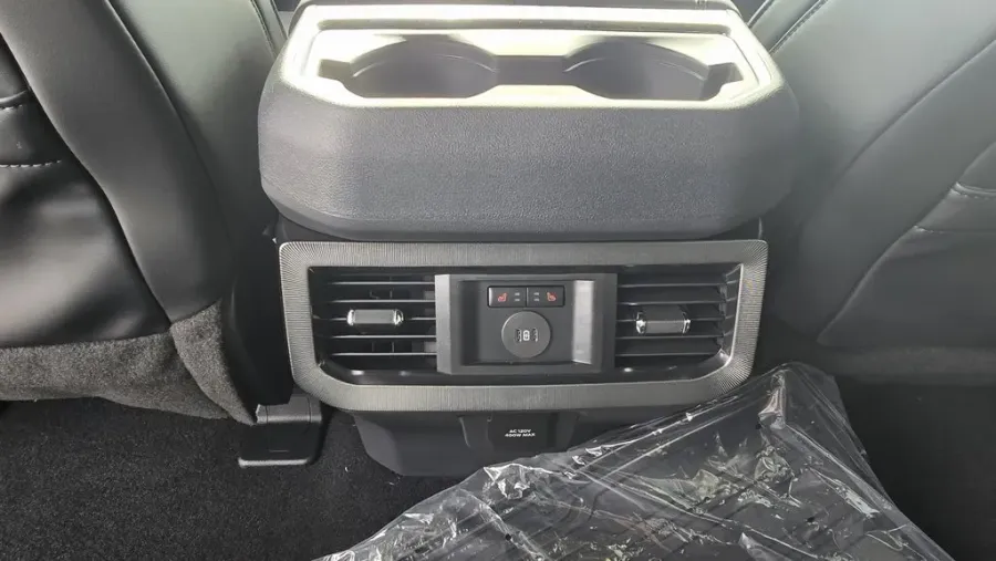 2026 Ford Super Duty F-250 | Photo 34 of 35