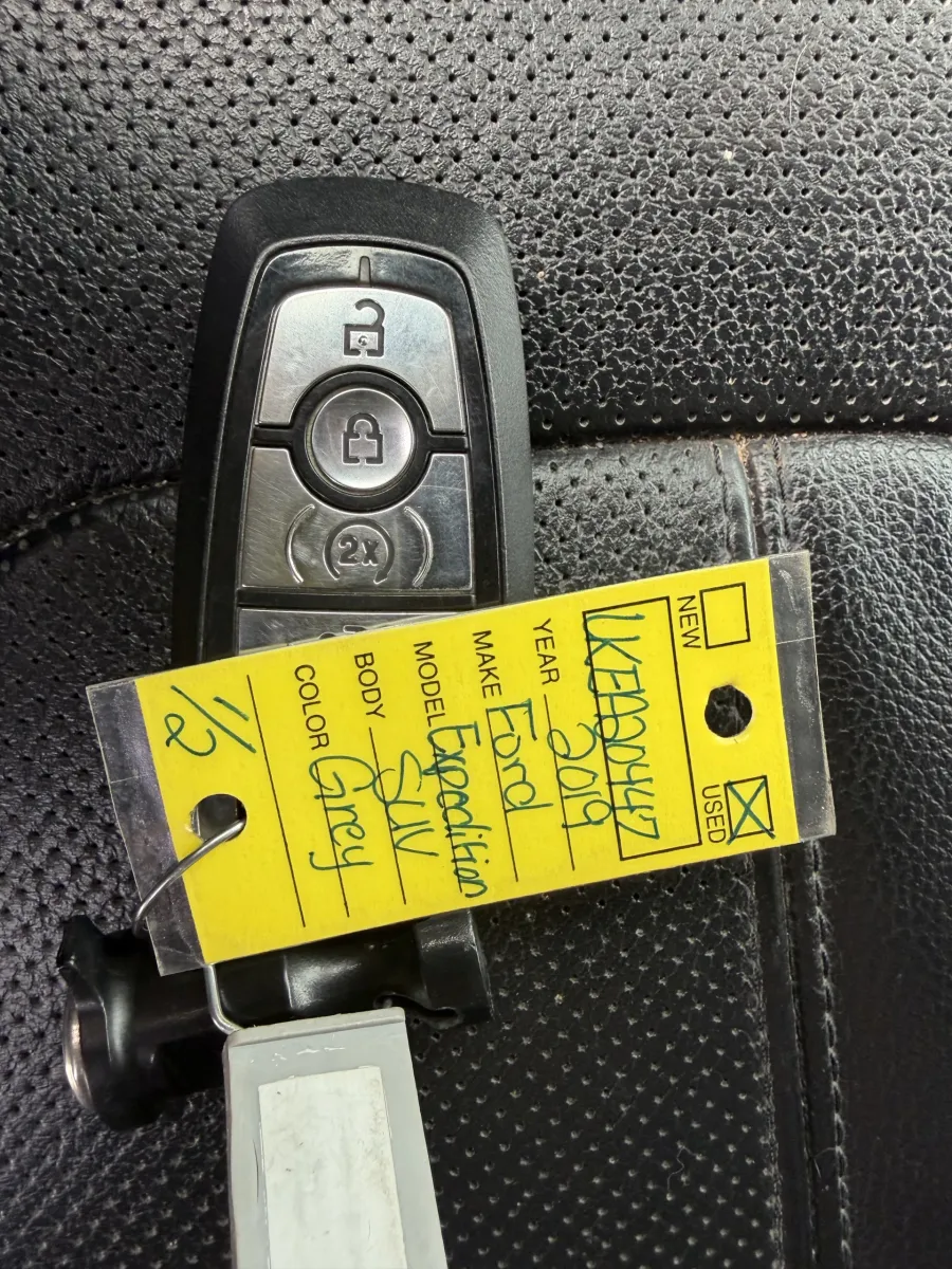 2019 Ford Expedition Limited | Photo 3 of 24