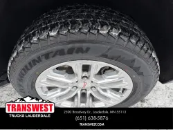 2024 GMC Yukon XL SLT | Thumbnail Photo 16 of 22