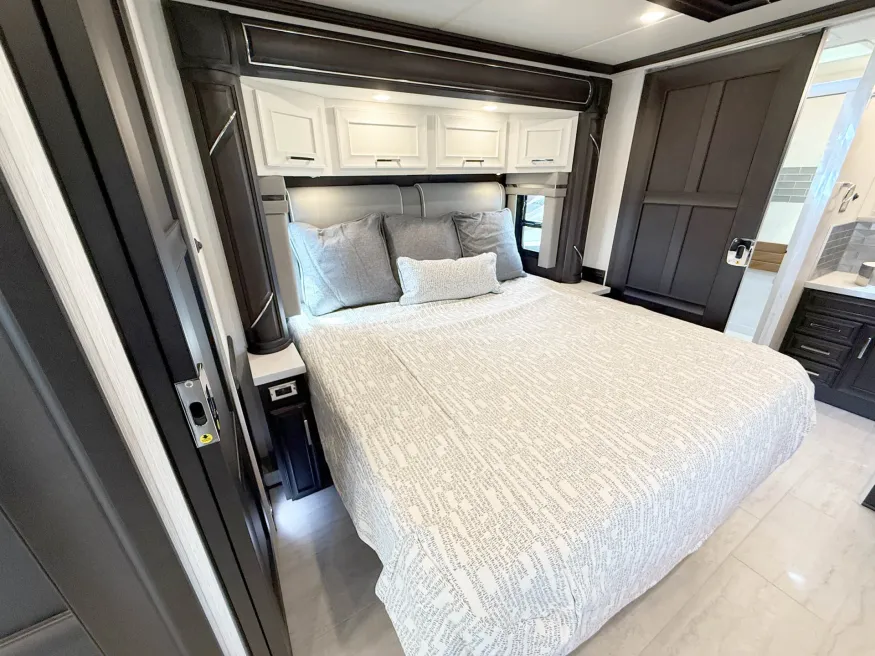 2026 Newmar Supreme Aire 4505 | Photo 15 of 30