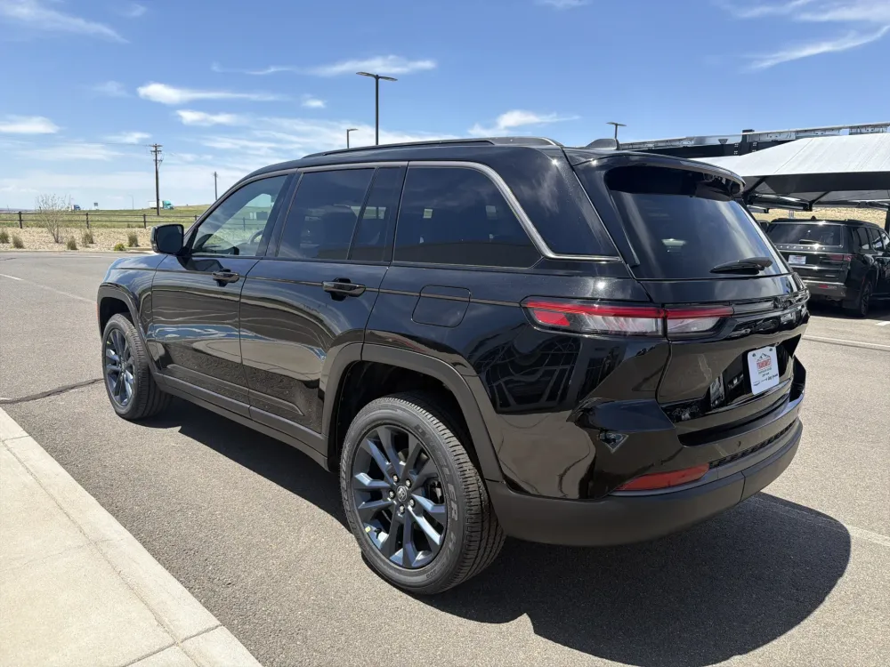 2026 Jeep Grand Cherokee 85th Anniversary Edition - Photo 4