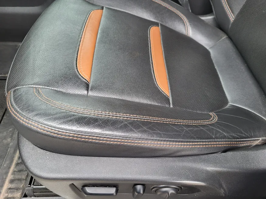 2021 GMC Sierra 1500 AT4 | Photo 19 of 24