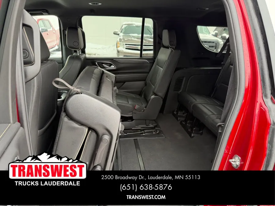 2024 GMC Yukon XL SLT | Photo 15 of 22