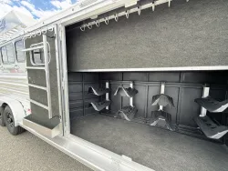 2026 Logan Coach Riot 4HGN | Thumbnail Photo 5 of 18