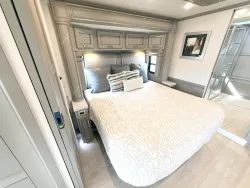 2026 Newmar Ventana 4369 | Thumbnail Photo 14 of 31