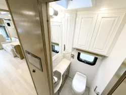 2026 Newmar Dutch Star 4325 | Thumbnail Photo 13 of 32