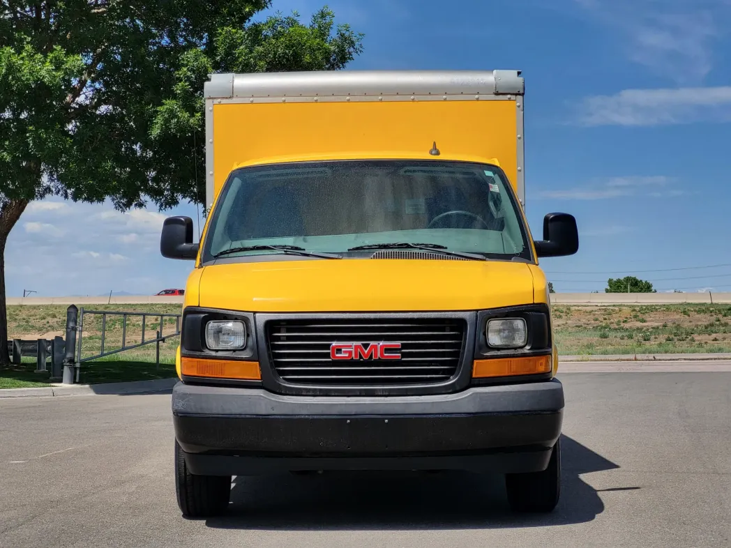 2017 GMC Savana Commercial Cutaway CUTWAY 