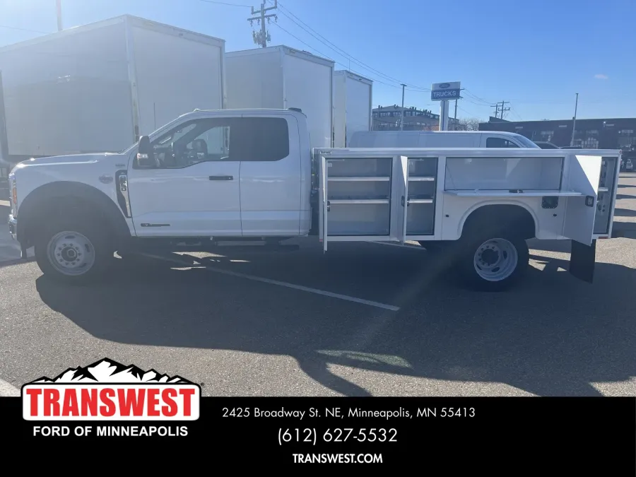 2025 Ford Super Duty F-550 | Photo 2 of 11