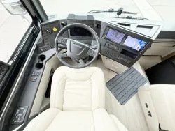 2026 Newmar Dutch Star 4325 | Thumbnail Photo 7 of 32