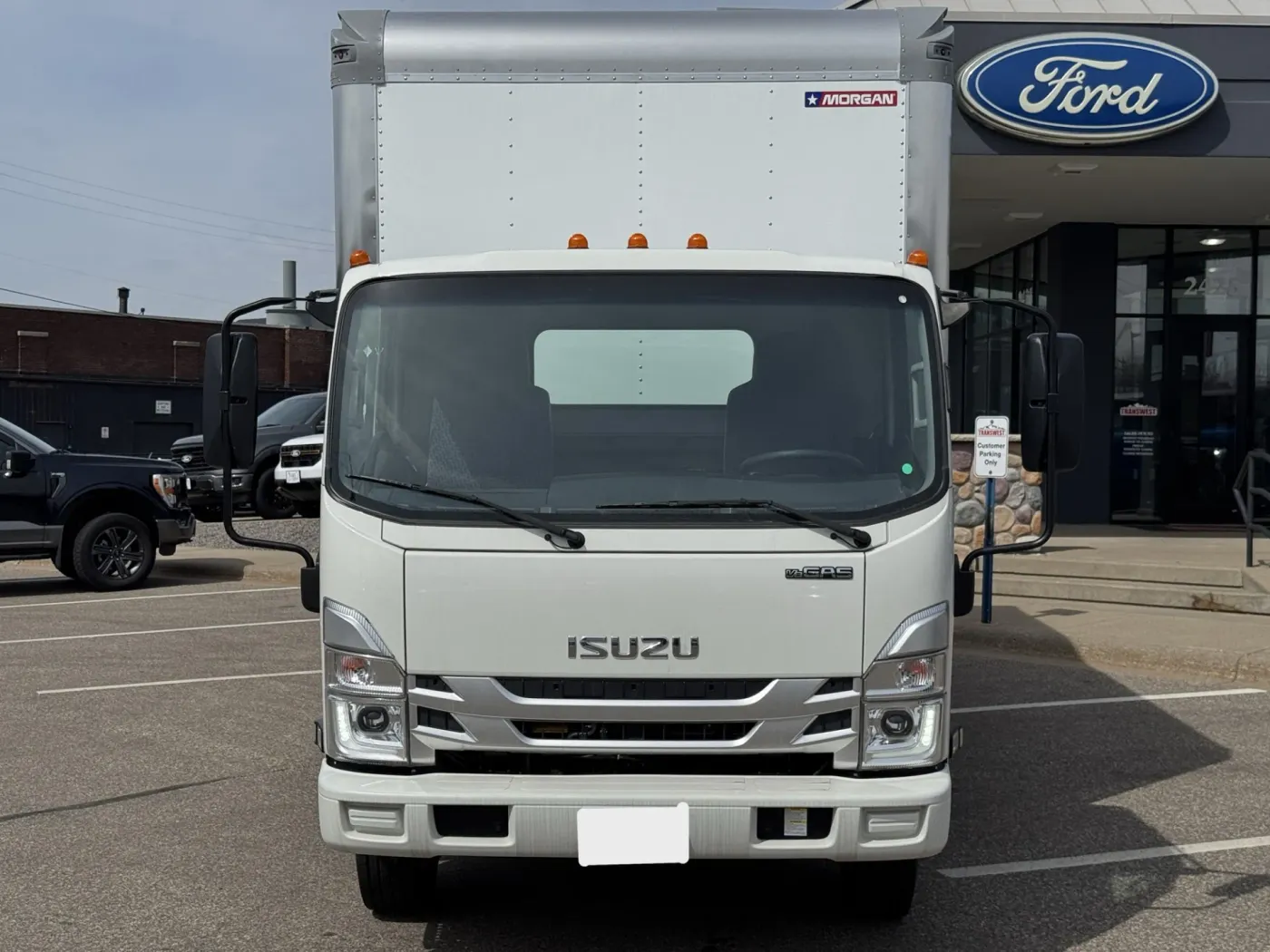 2025 Isuzu NRR GAS | Photo 2 of 24