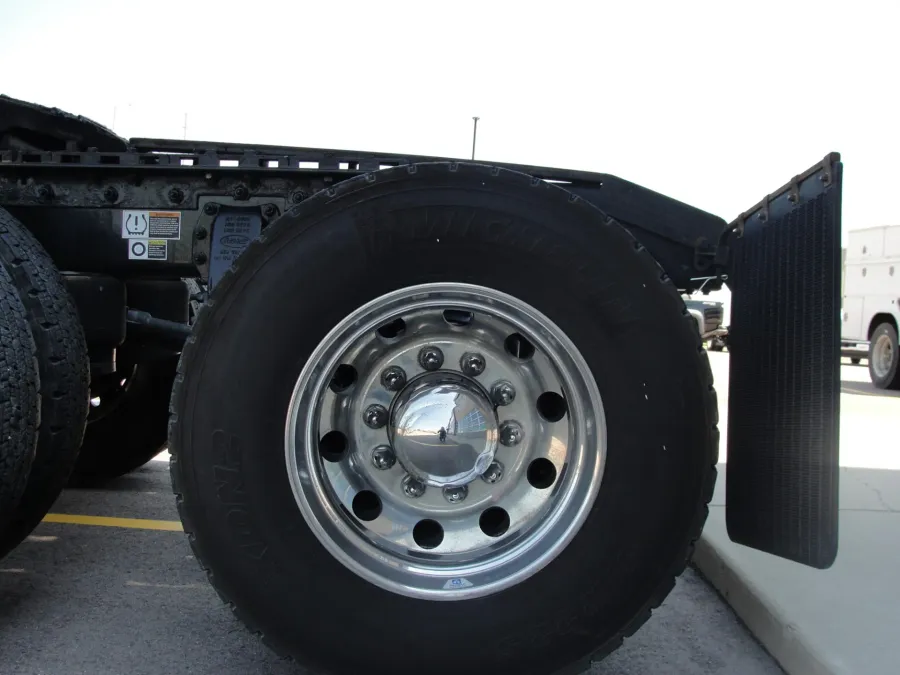 2022 Peterbilt 389 | Photo 22 of 23