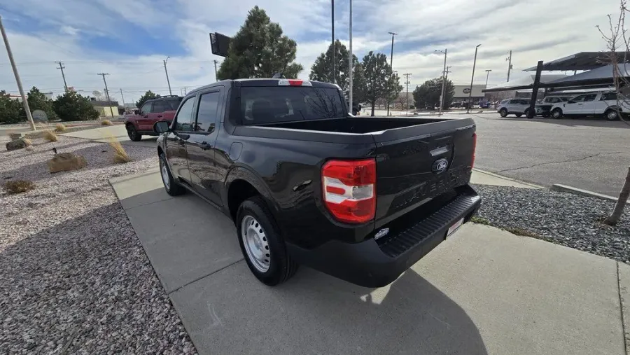 2026 Ford Maverick | Photo 5 of 26