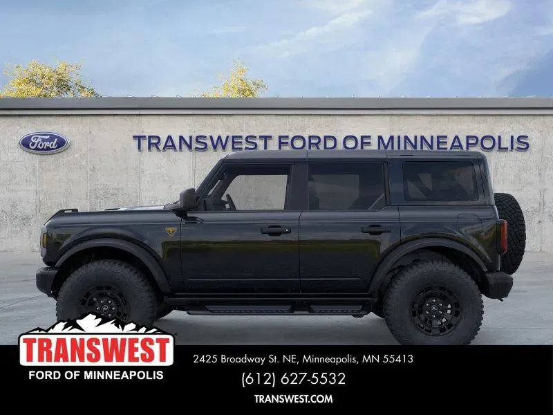 2026 Ford Bronco Badlands | Photo 2 of 25