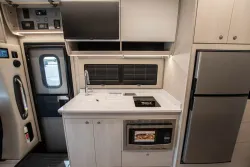 2026 Tiffin Wayfarer 25XRW | Thumbnail Photo 12 of 24