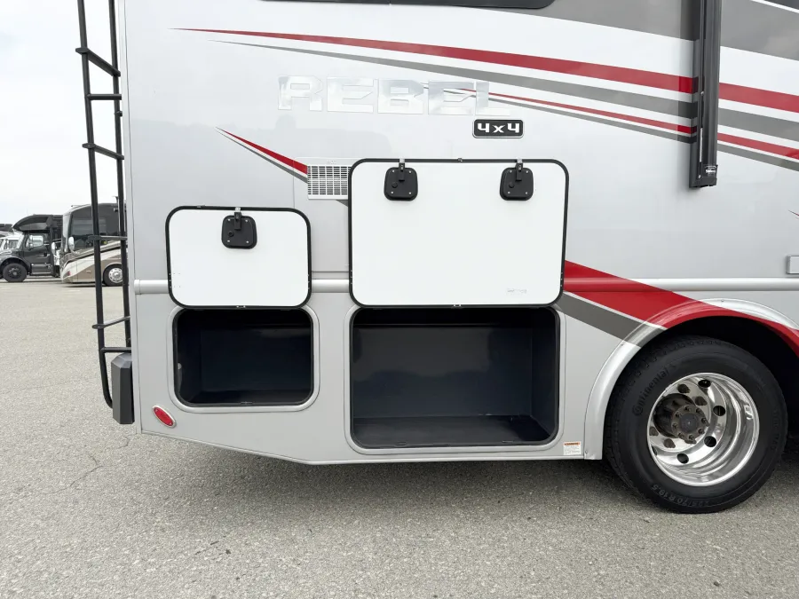 2022 Nexus Rebel 30R | Photo 21 of 22