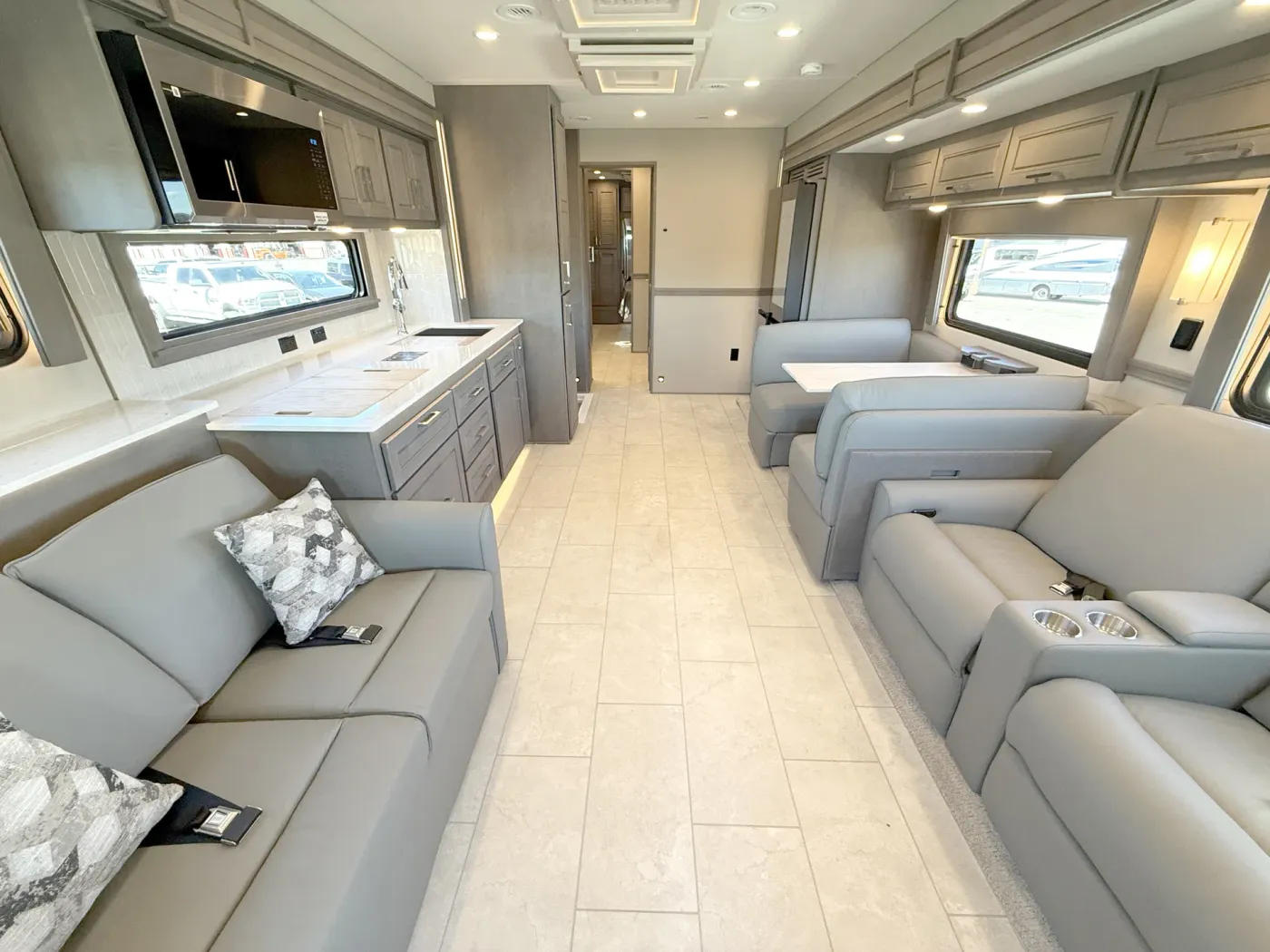 2026 Renegade XL 45QS | Photo 4 of 28