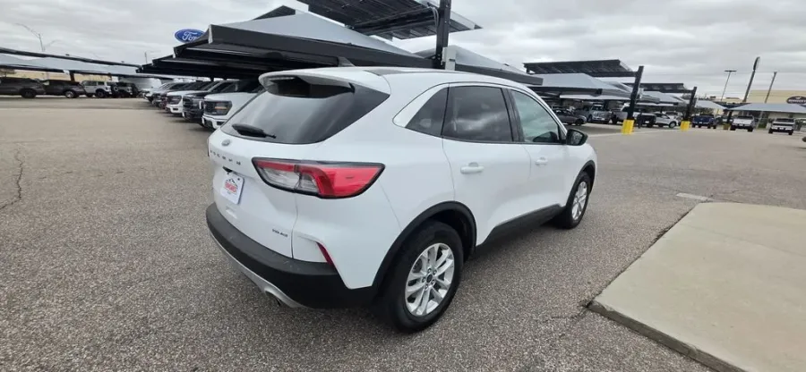 2022 Ford Escape | Photo 6 of 28