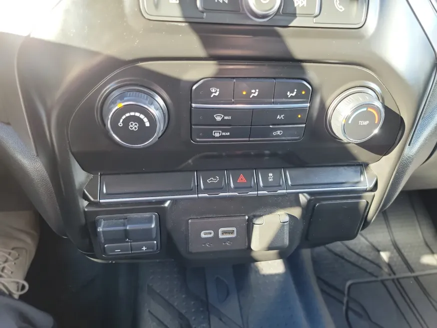 2021 Chevrolet Silverado 1500 Custom | Photo 15 of 16