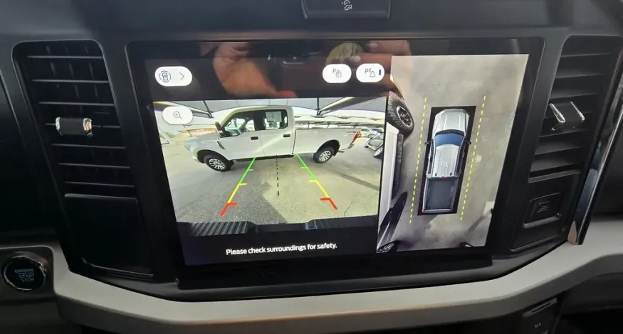 2026 Ford Super Duty F-350 | Photo 21 of 30